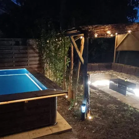 Le Cosy Cabarieu Alojamento de Acomodação e Pequeno-almoço Saint-André-de-Cubzac